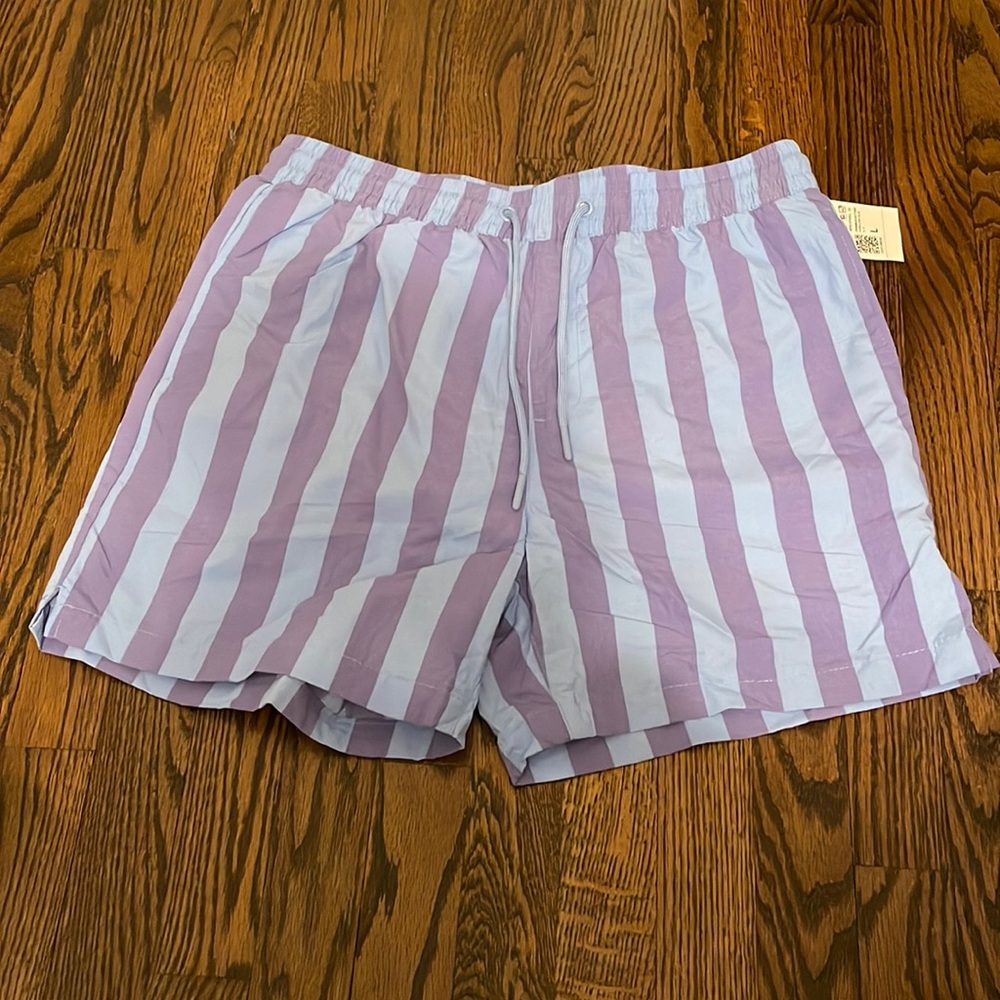 Men’s swim trunks